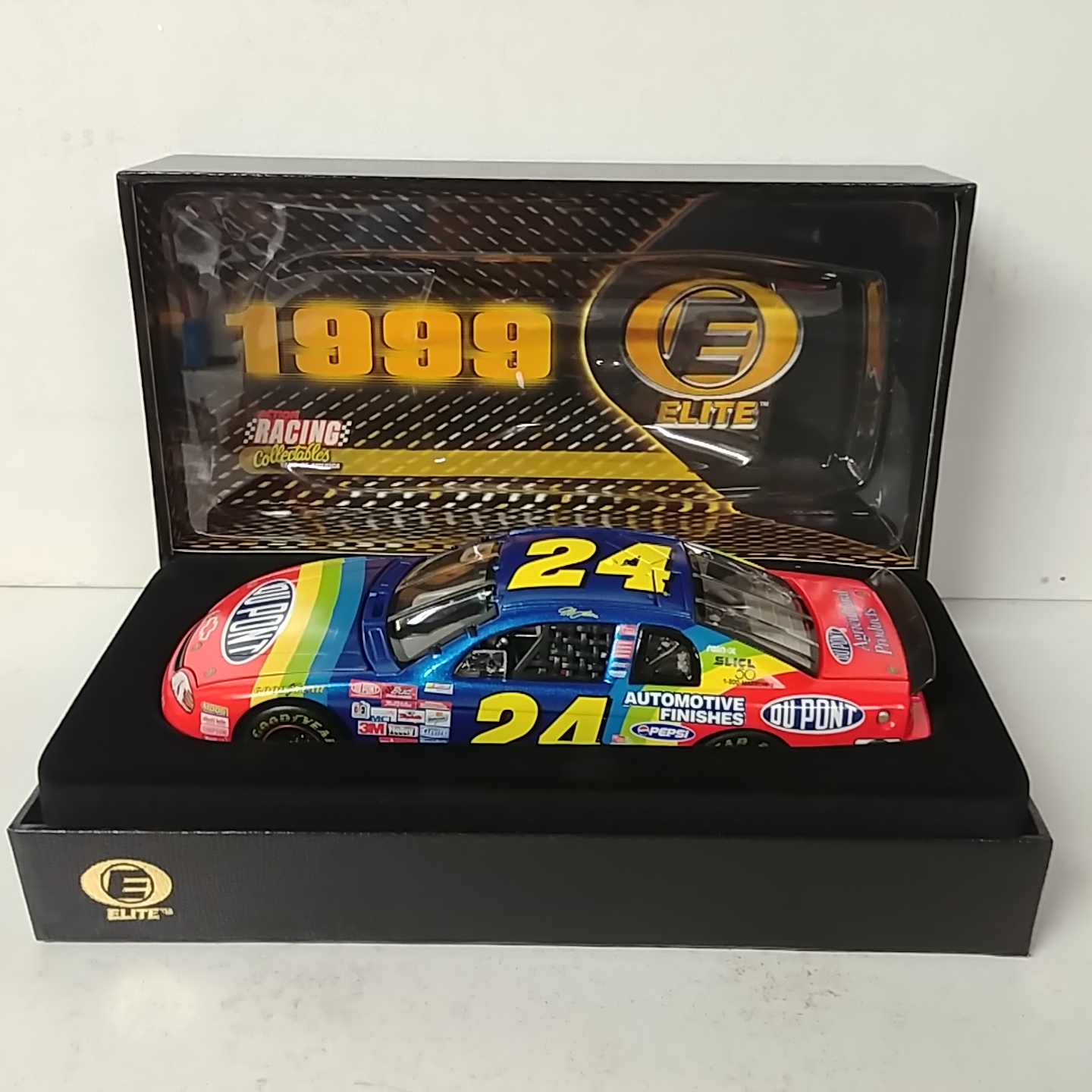 1999 Jeff Gordon 1/24th DuPont Elite Monte Carlo