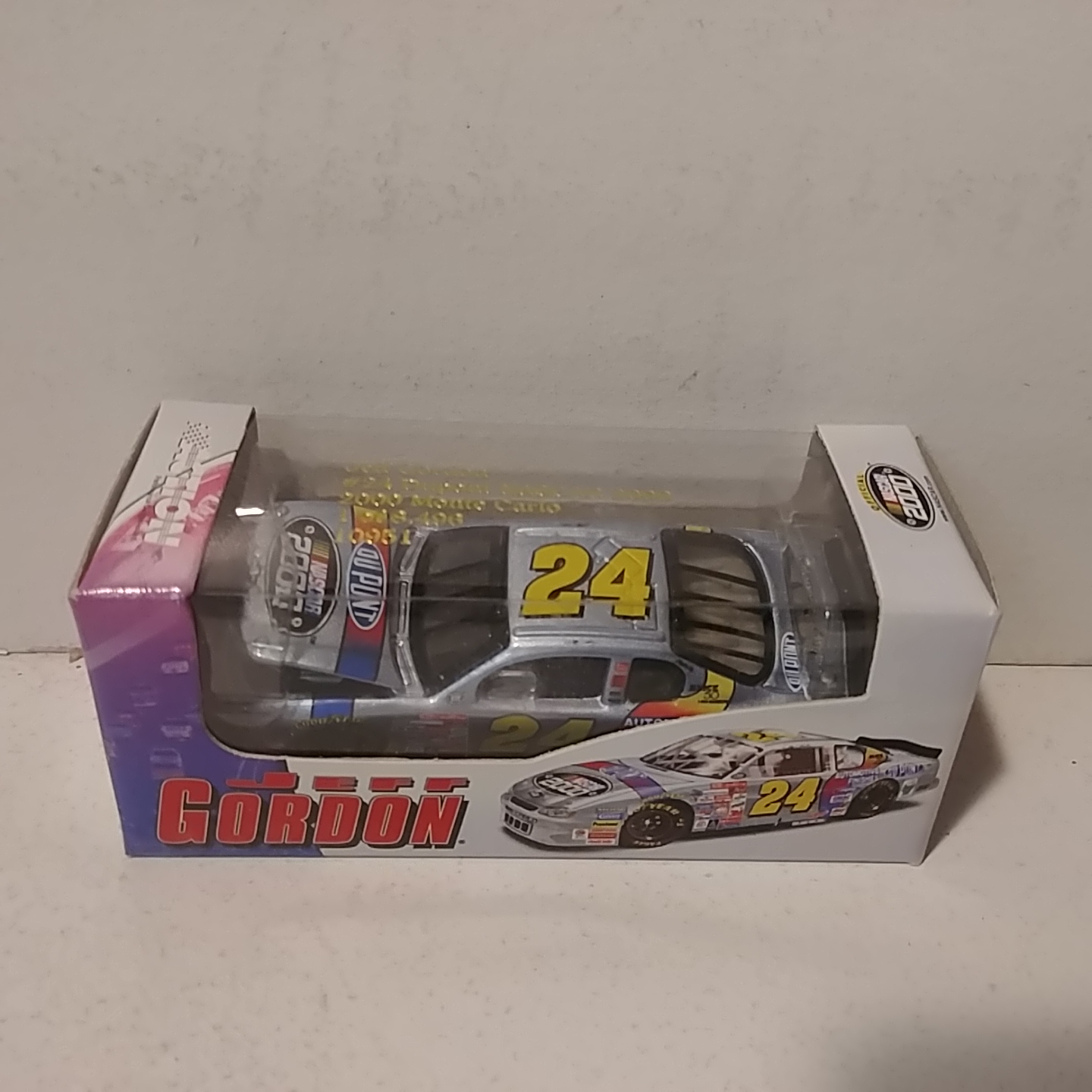 2000 Jeff Gordon 1/64th Dupont "NASCAR 2000" RCCA hood open Monte Carlo