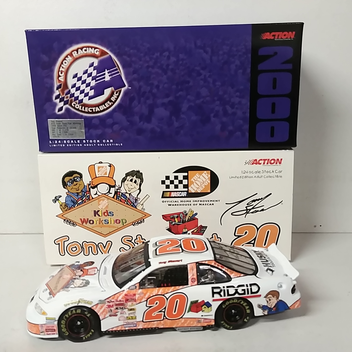 2000 Tony Stewart 1/24th Home Depot "Kids Workshop" c/w car