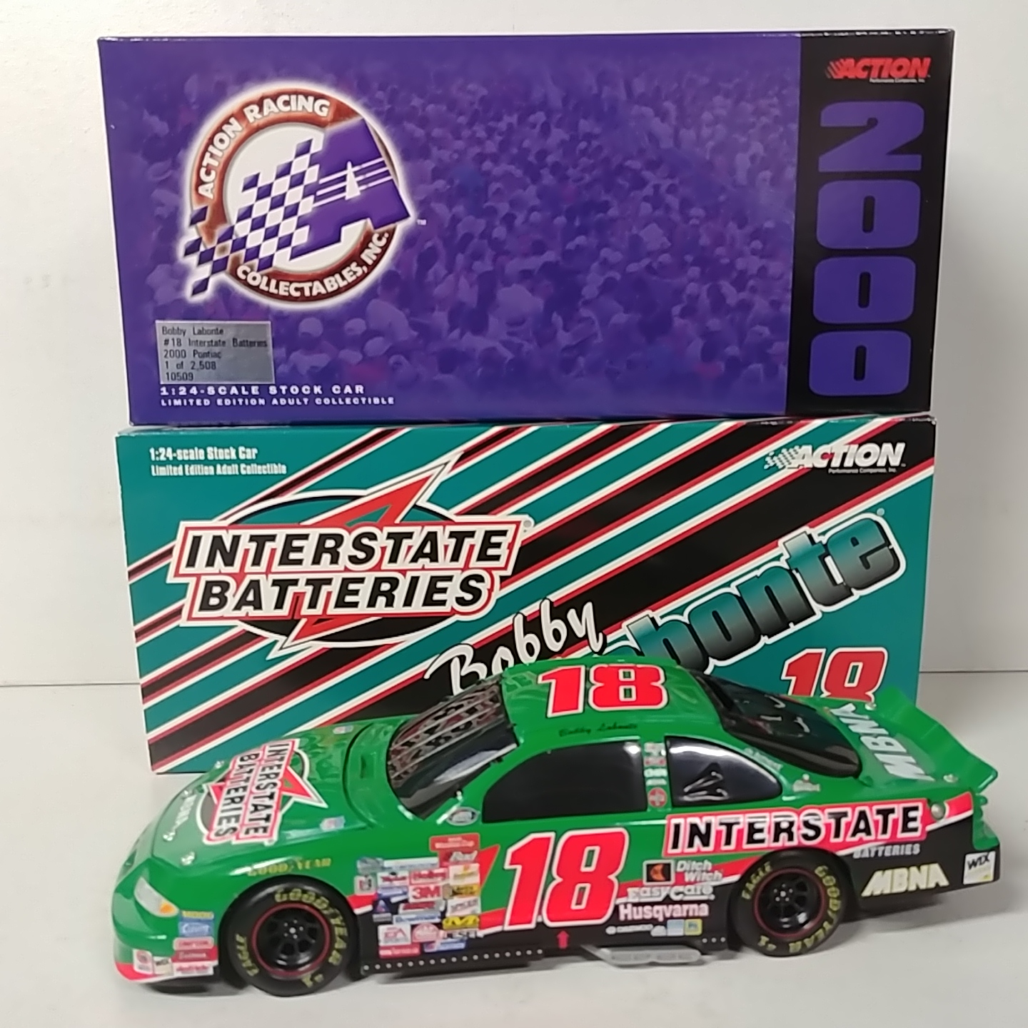 2000 Bobby Labonte 1/24th Interstate Batteries b/w bank