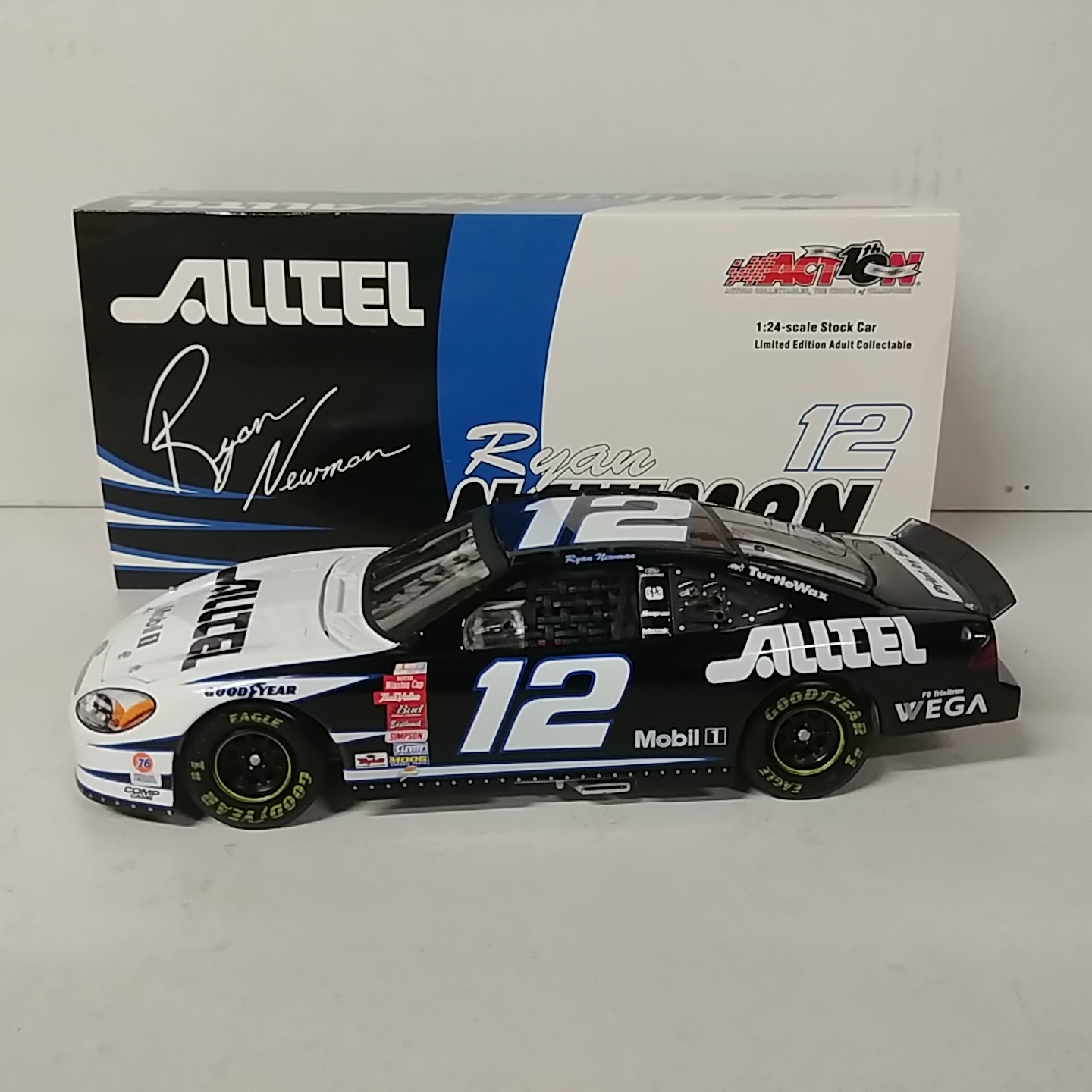 2002 Ryan Newman 1/24th ALLTEL c/w car