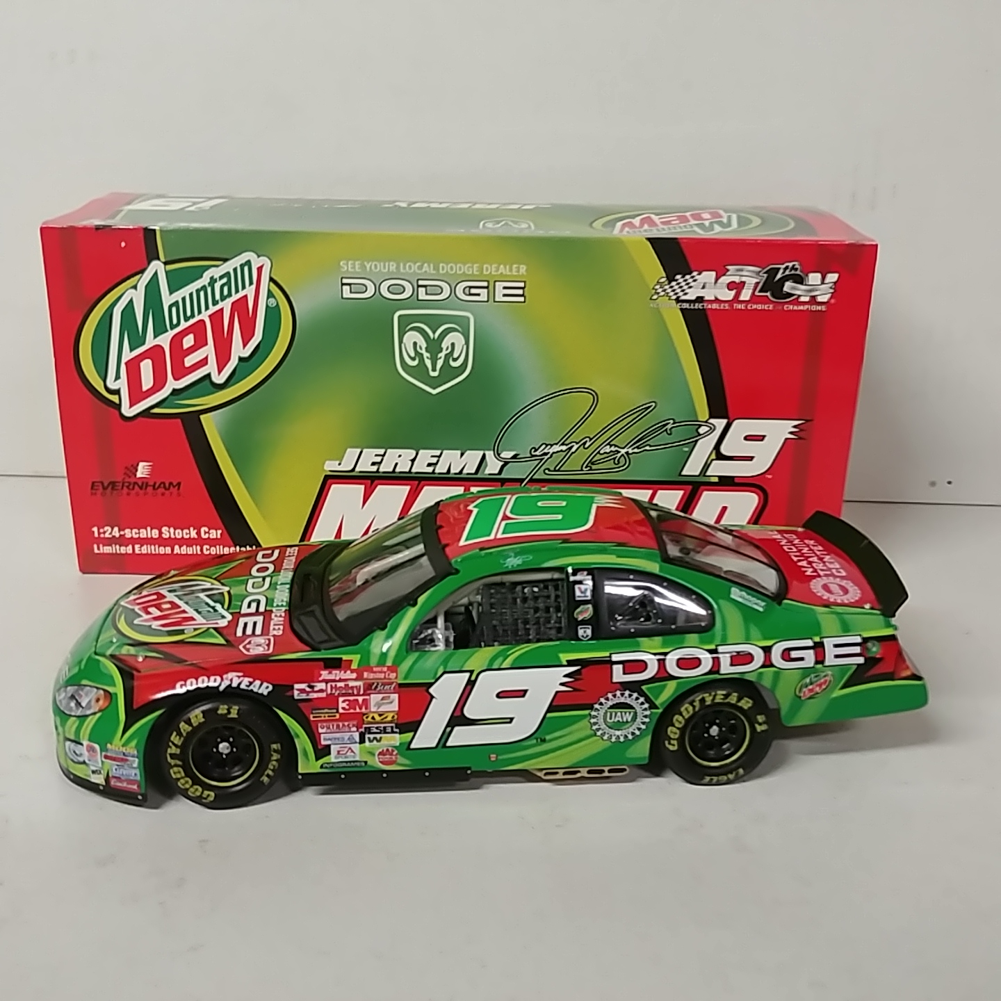 2002 Jeremy Mayfield 1/24th Mountain Dew Intrepid R/T