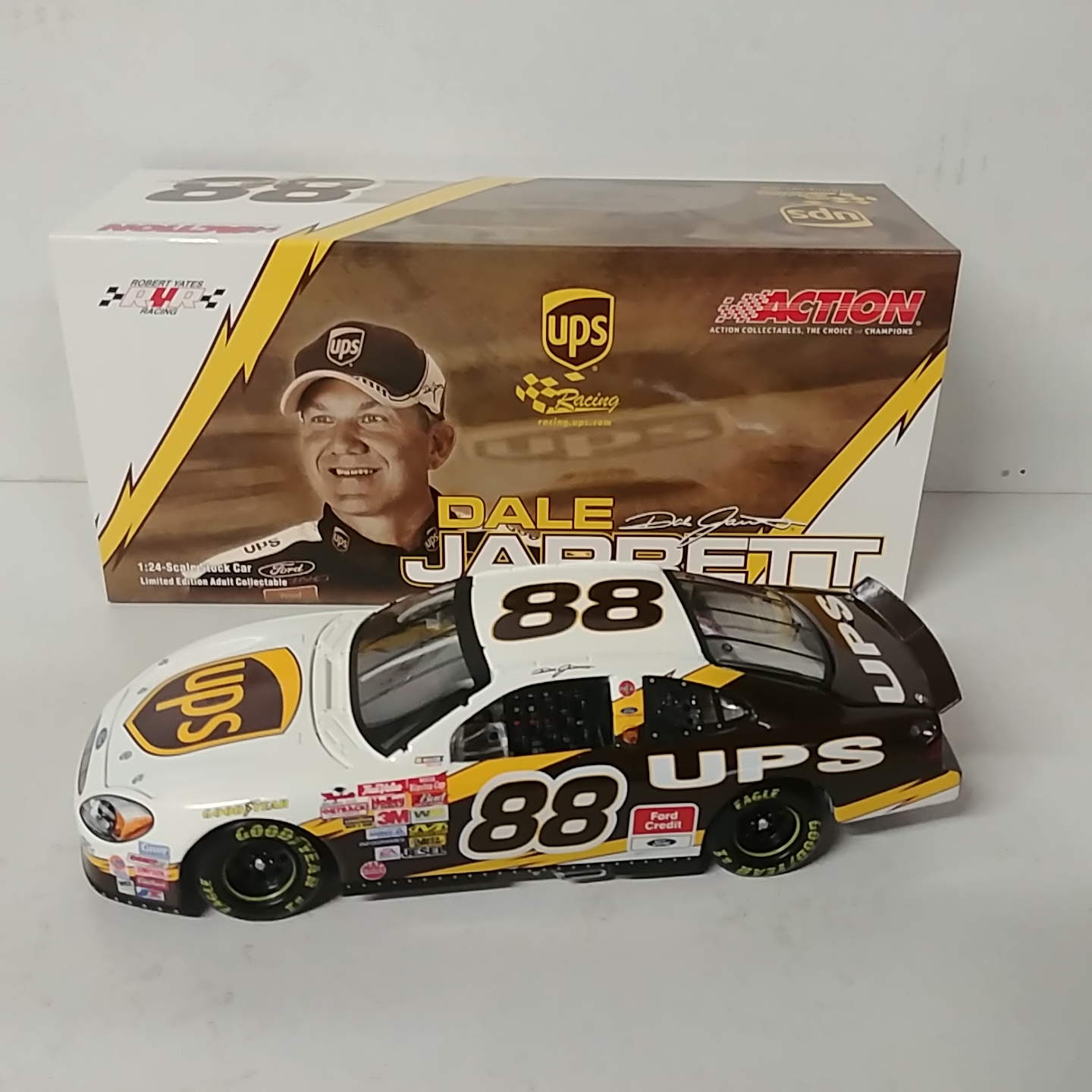 2003 Dale Jarrett 1/24th UPS "New Logo" c/w car