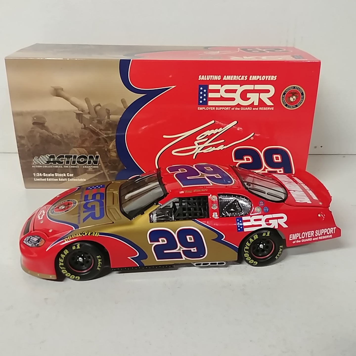 2004 Tony Stewart 1/24th ESGR Marines "Busch Series"c/w car