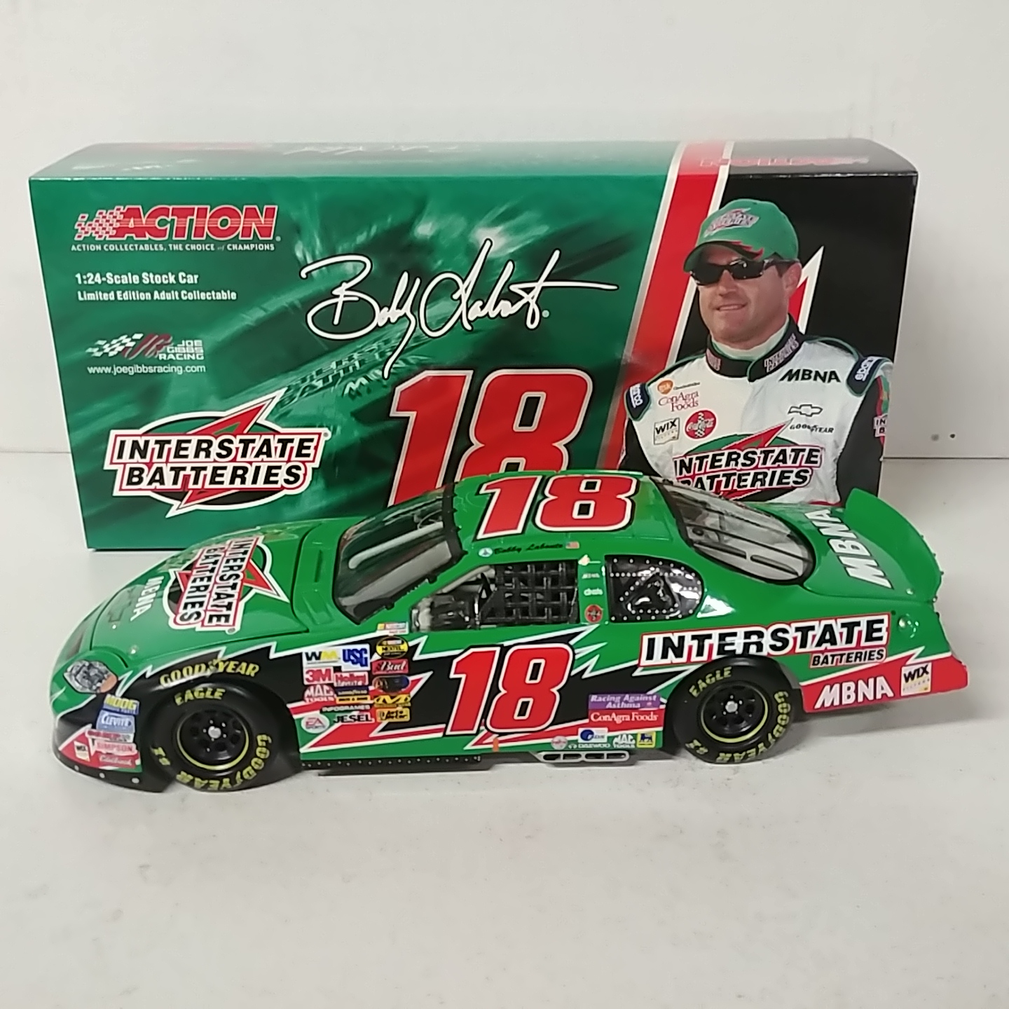 2004 Bobby Labonte 1/24th Interstate Batteries c/w Monte Carlo