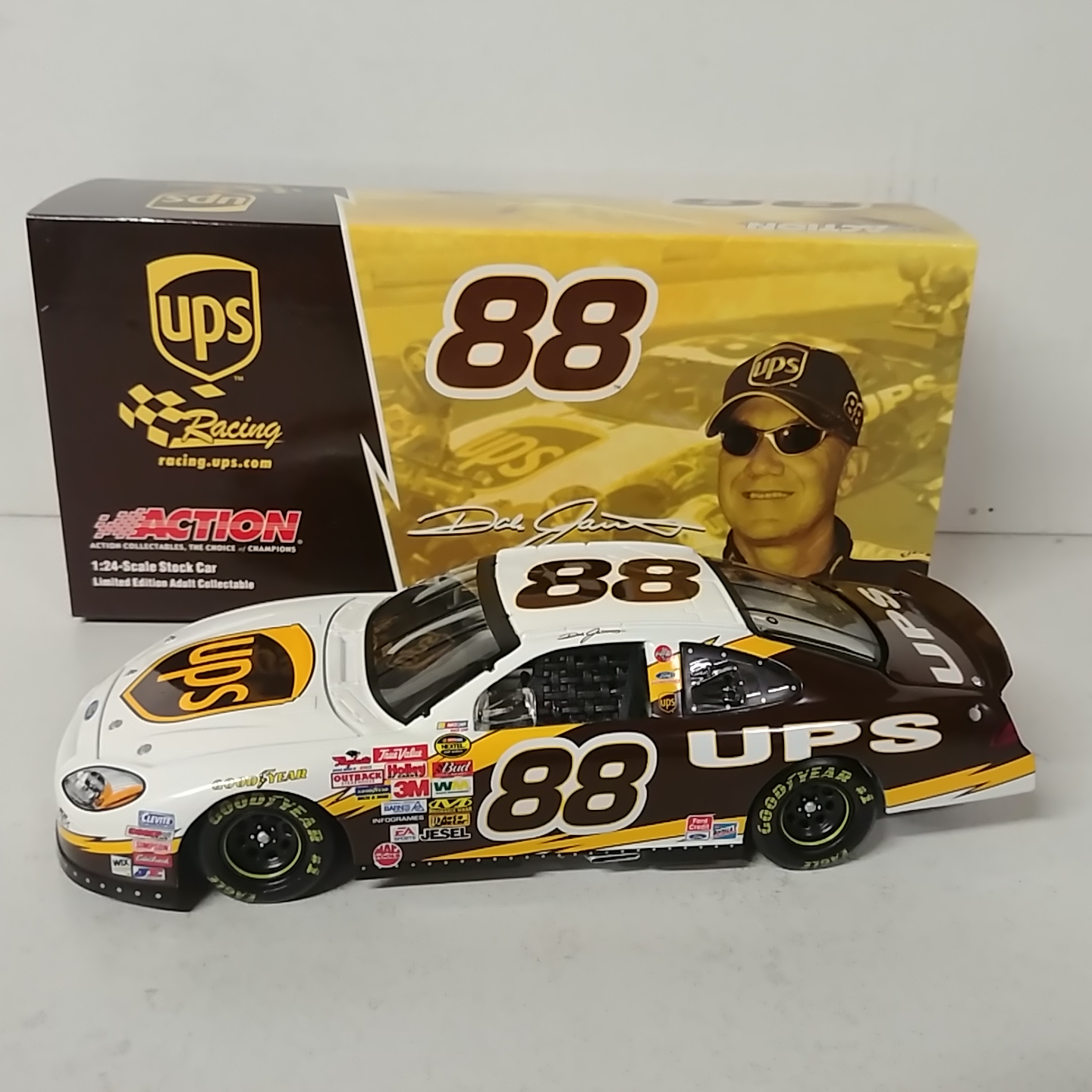 2004 Dale Jarrett 1/24th UPS c/w car