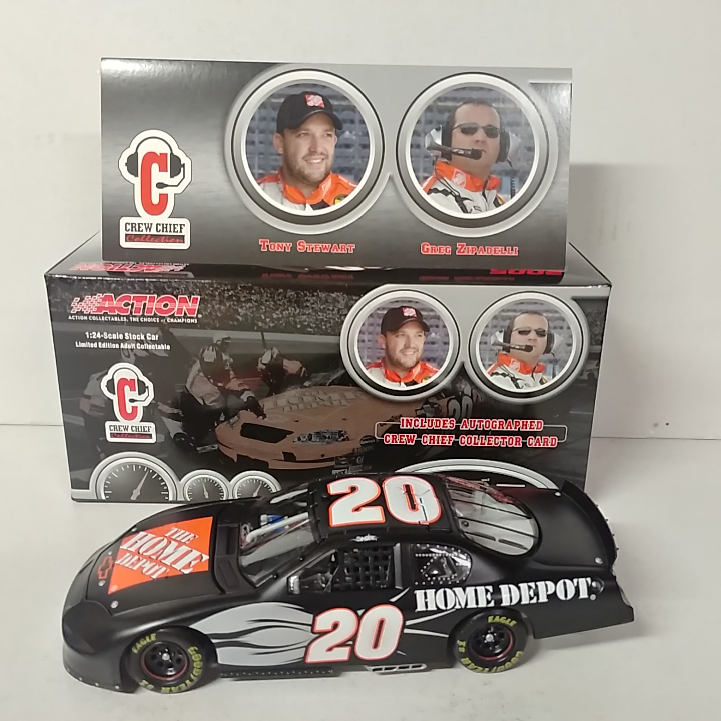 2005 Tony Stewart 1/24th Home Depot "Test Car Crew Chief Collection" c/w car