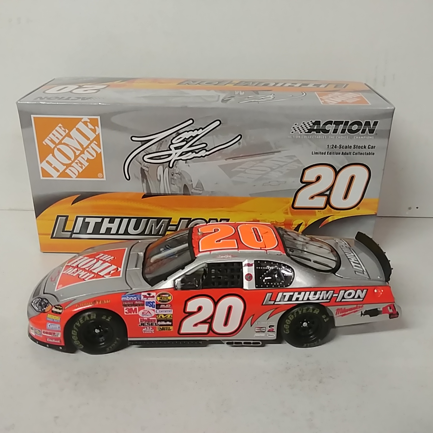 2005 Tony Stewart 1/24th Home Depot "Lithium-Ion" Monte Carlo