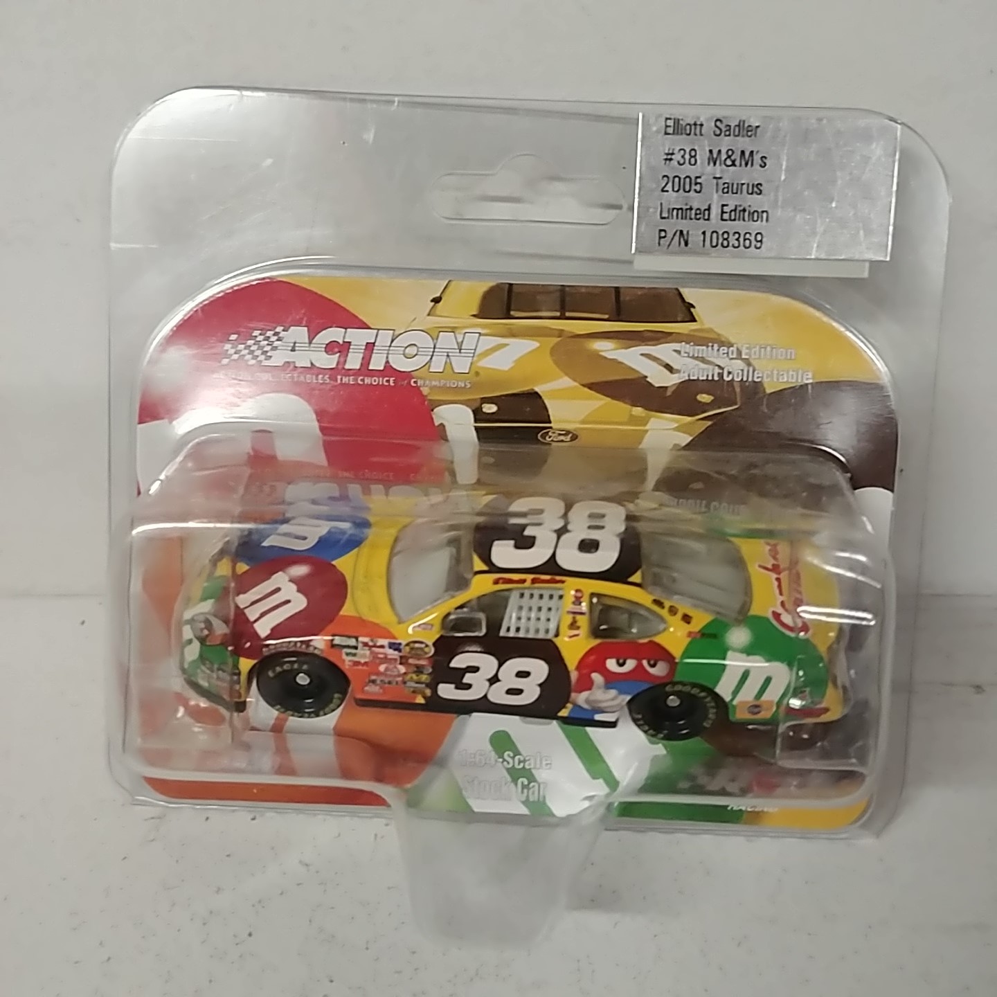 2005 Elliott Sadler 1/64th M&M's AP car