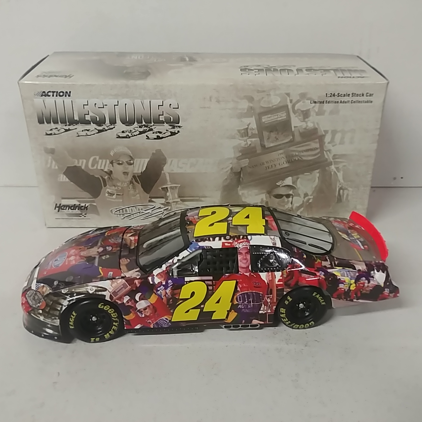 2005 Jeff Gordon 1/24th Milestones "3 Time Daytona 500 Winner" AP+ Monte Carlo