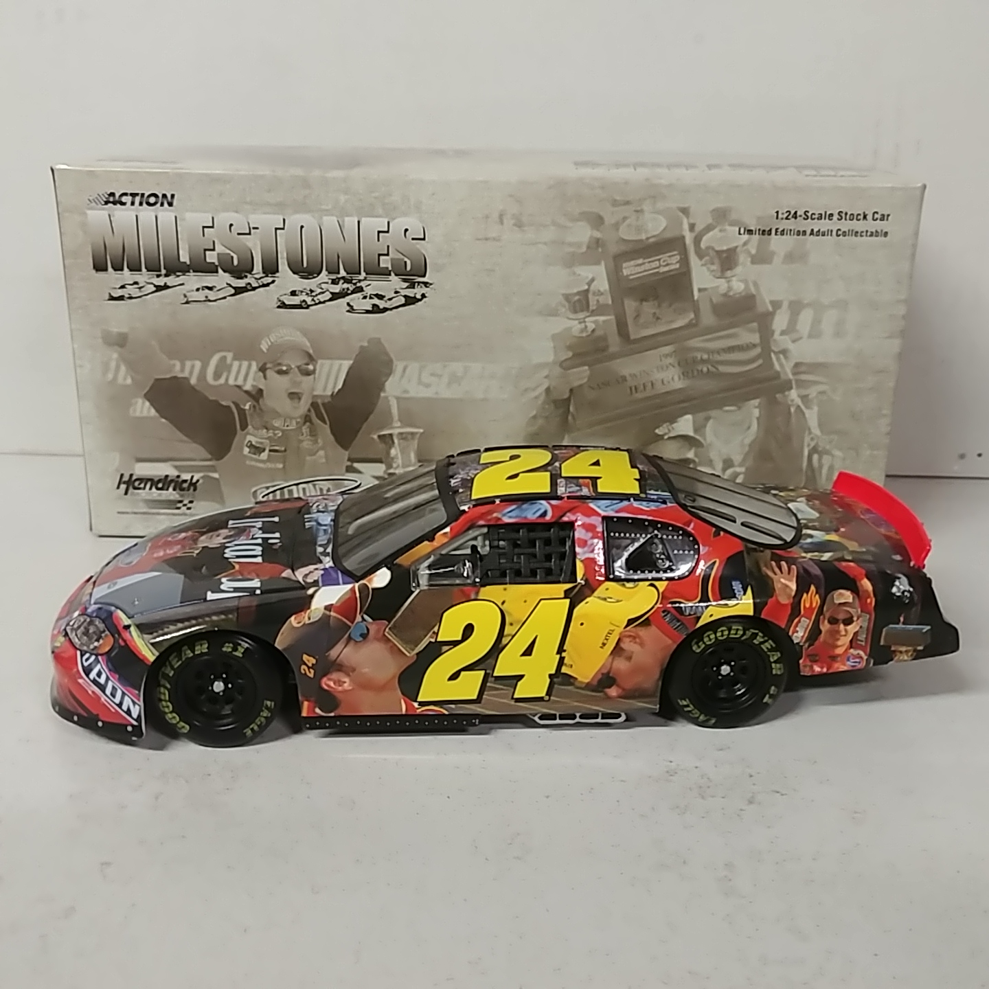 2005 Jeff Gordon 1/24th Milestones "4 Time Indy Winner" AP+ Monte Carlo