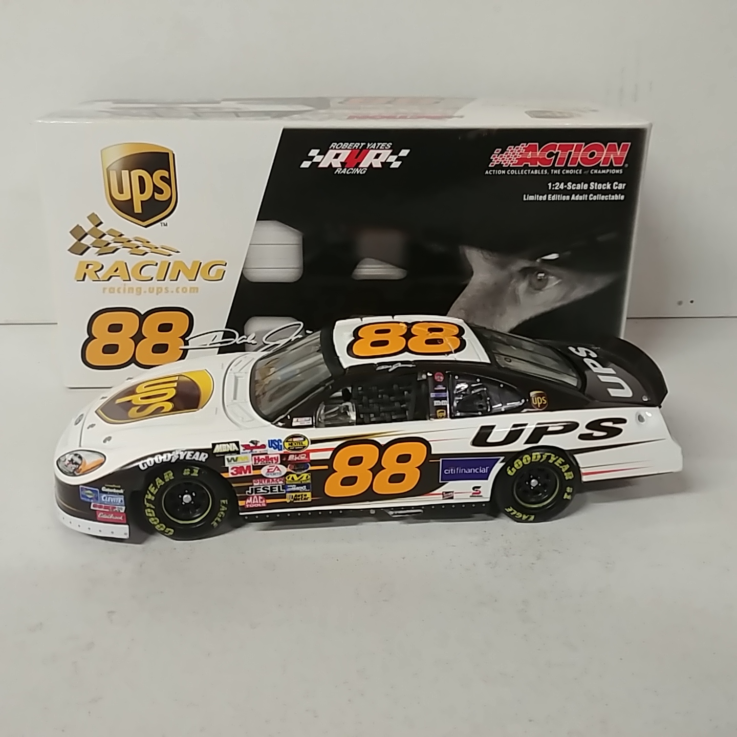 2005 Dale Jarrett 1/24th UPS c/w car