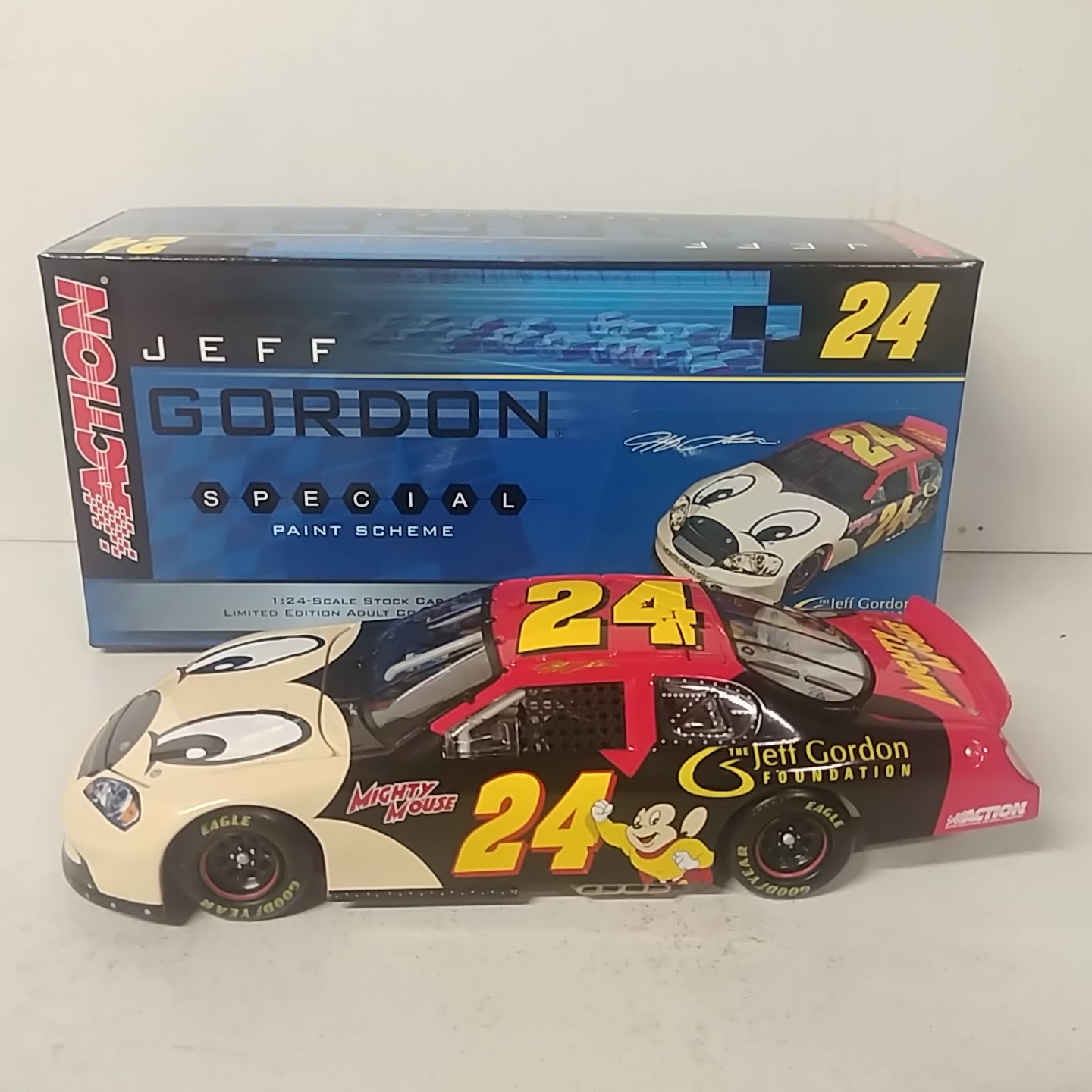 2006 Jeff Gordon 1/24th Foundation "Mighty Mouse" Monte Carlo