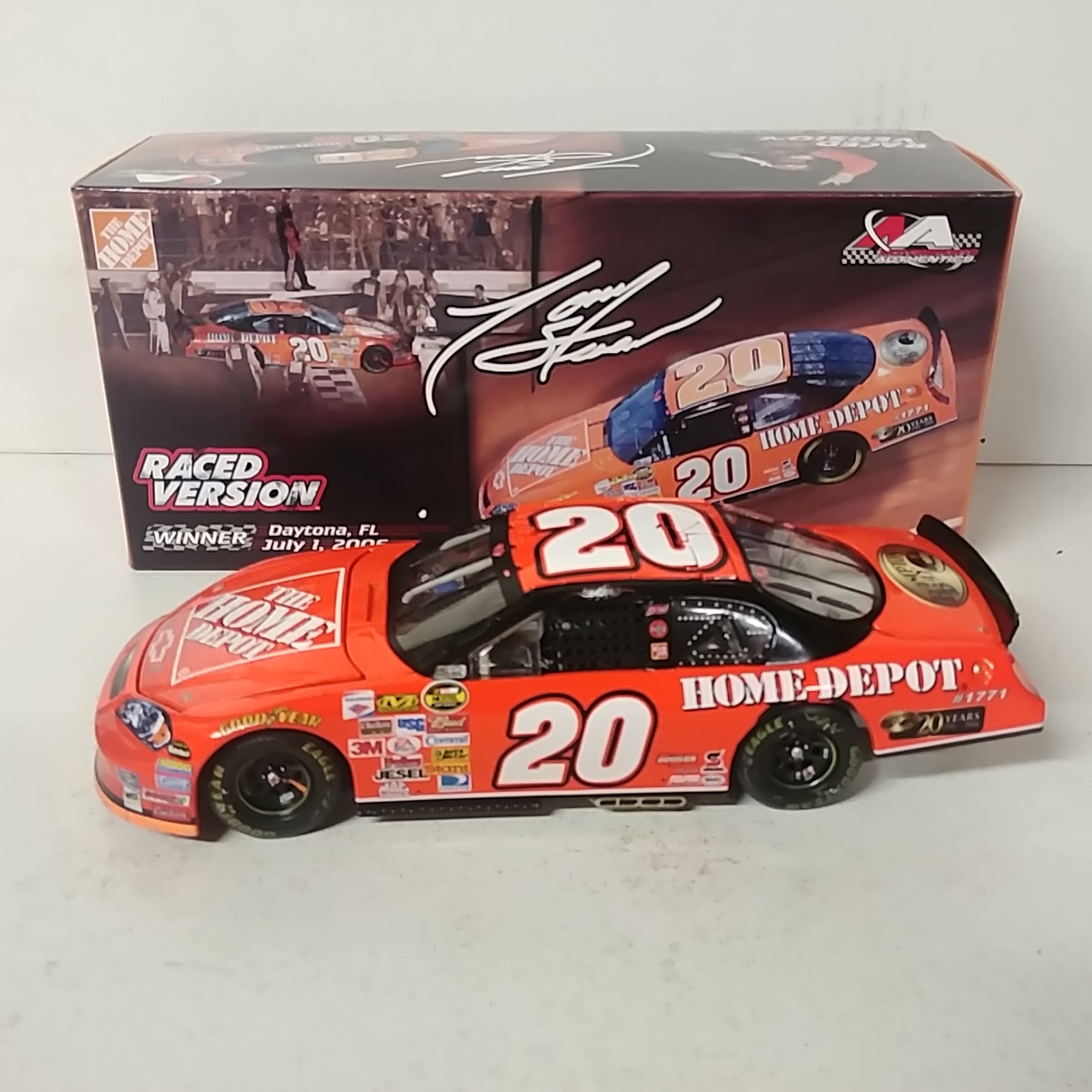 2006 Tony Stewart 1/24th Home Depot "Daytona Pepsi 400 Win" car