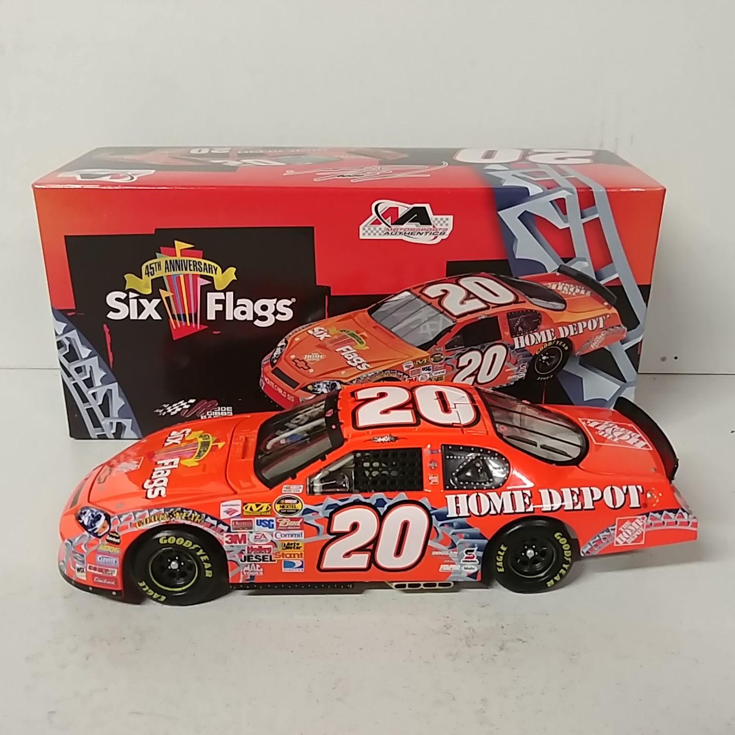 2006 Tony Stewart 1/24th Home Depot "Six Flags" c/w car