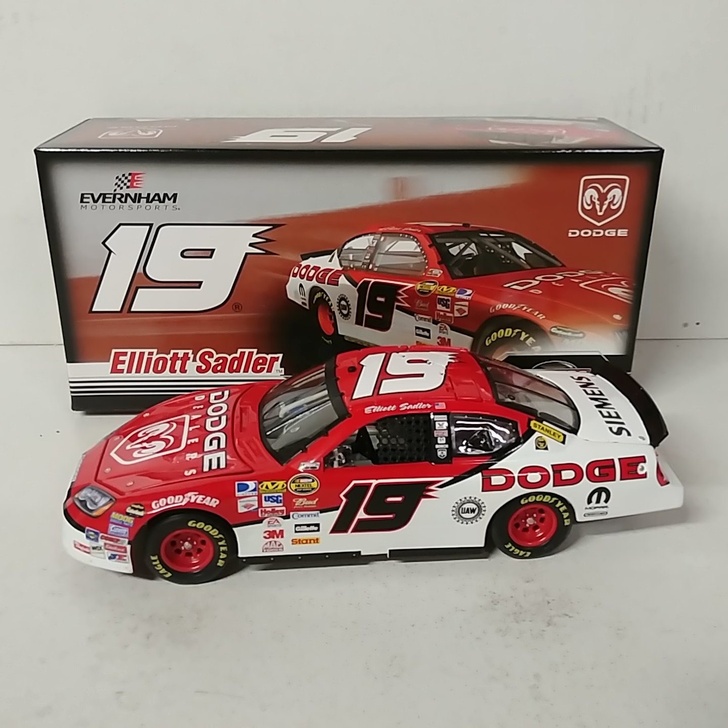 2007 Elliott Sadler 1/24th Dodge Dealers Dodge Charger