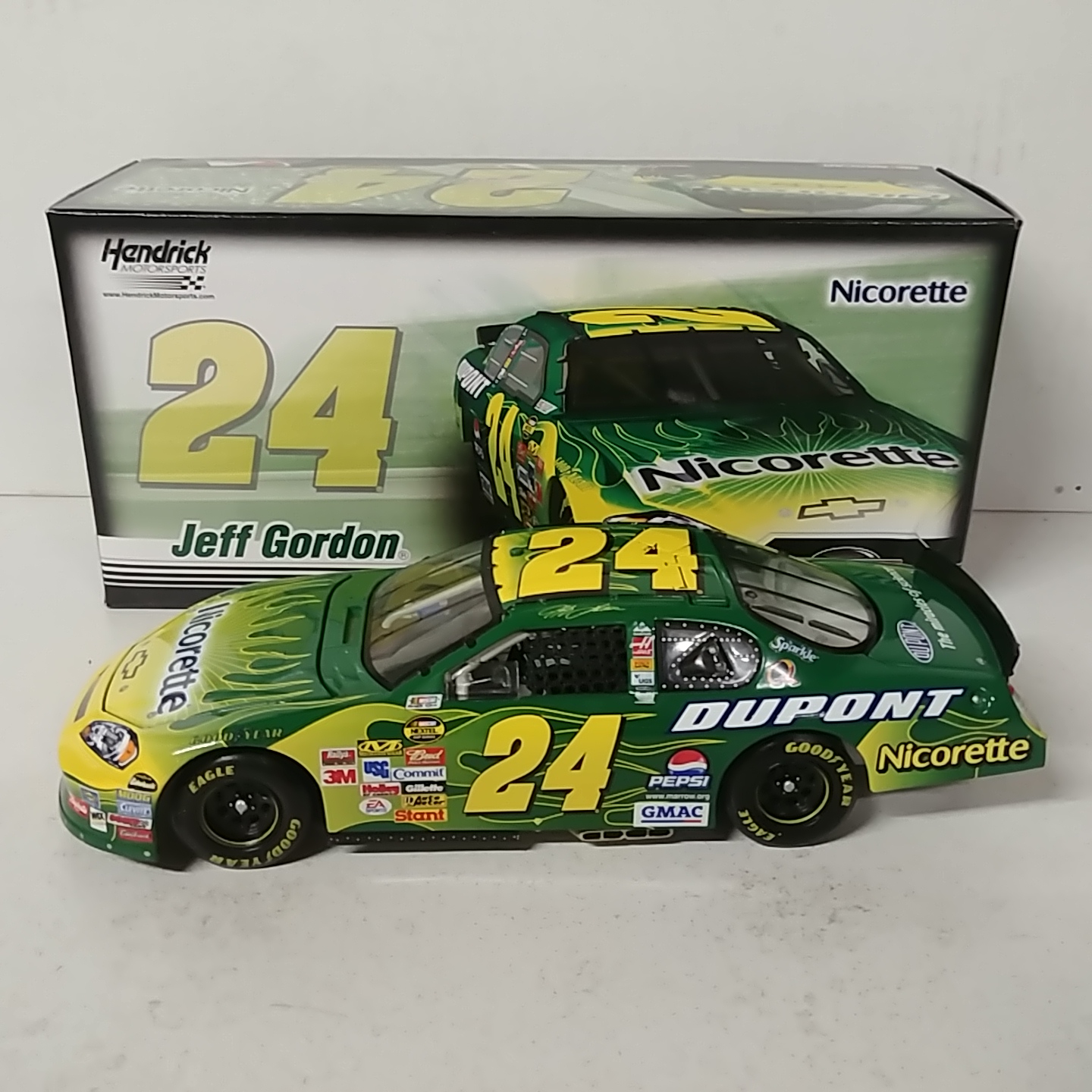 2007 Jeff Gordon 1/24th Dupont "Nicorette" Monte Carlo SS