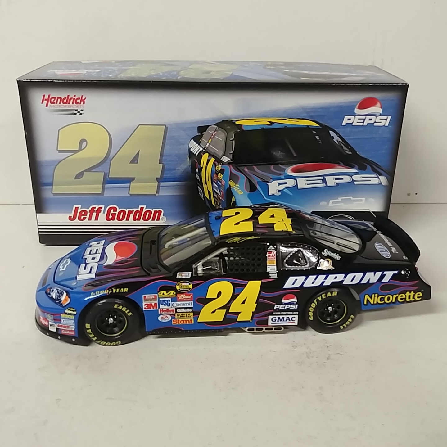 2007 Jeff Gordon 1/24th Dupont "Pepsi" Monte Carlo SS