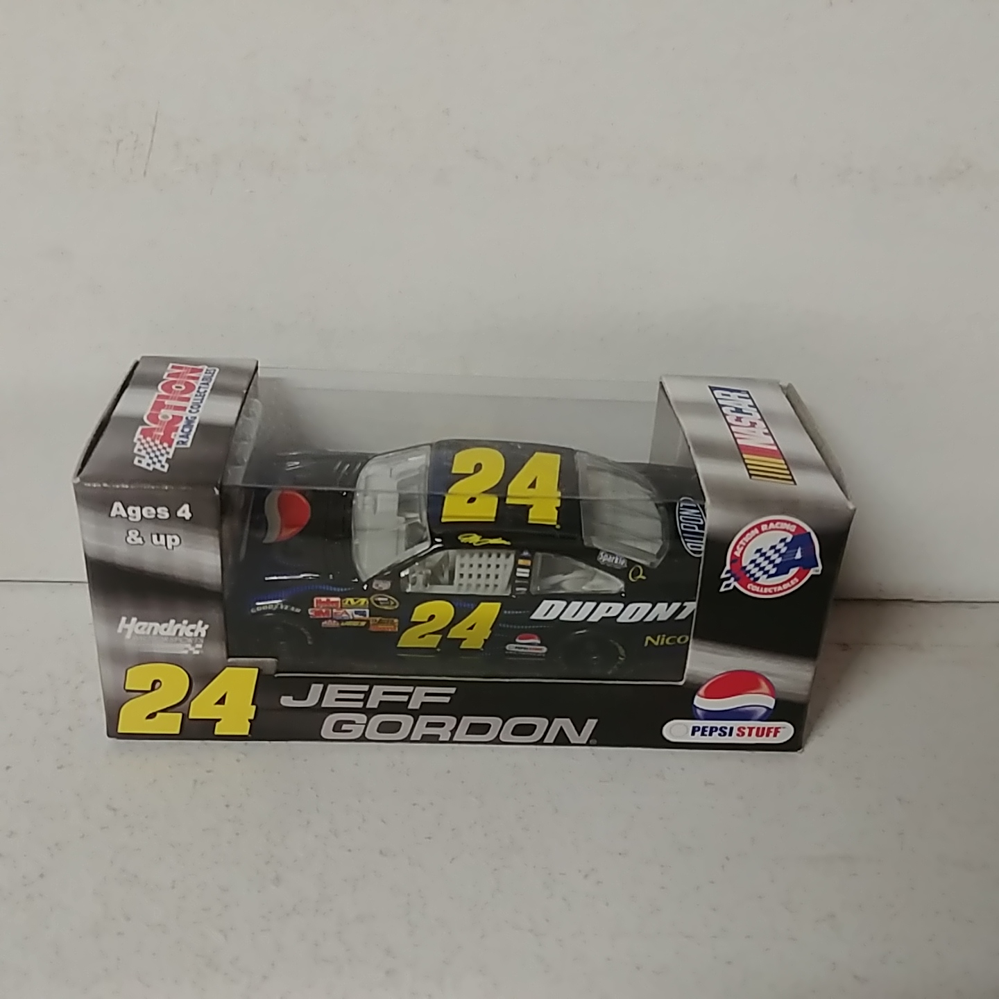 2008 Jeff Gordon 1/64th Dupont/Pepsi "Stuff" Pitstop Series car