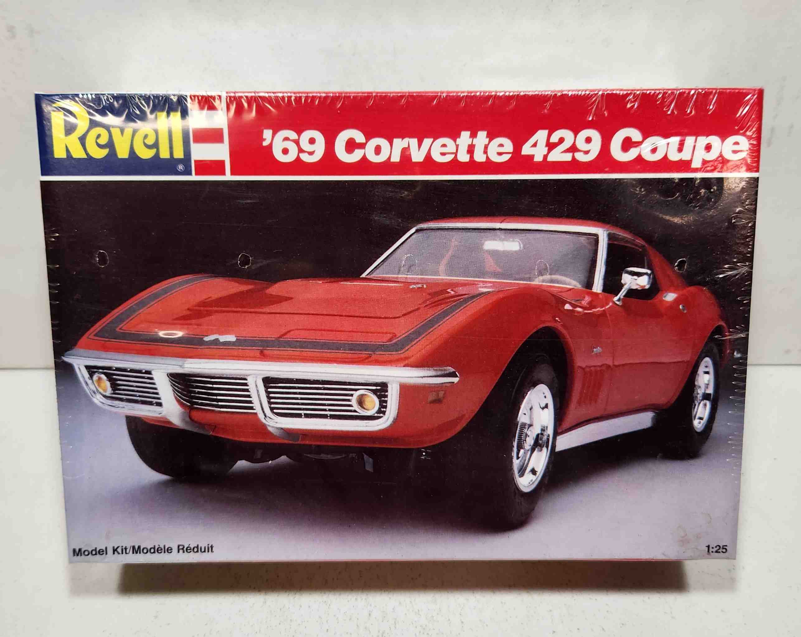 1969 Chevrolet Corvette 1/25th 429 Coupe model kit by Revell