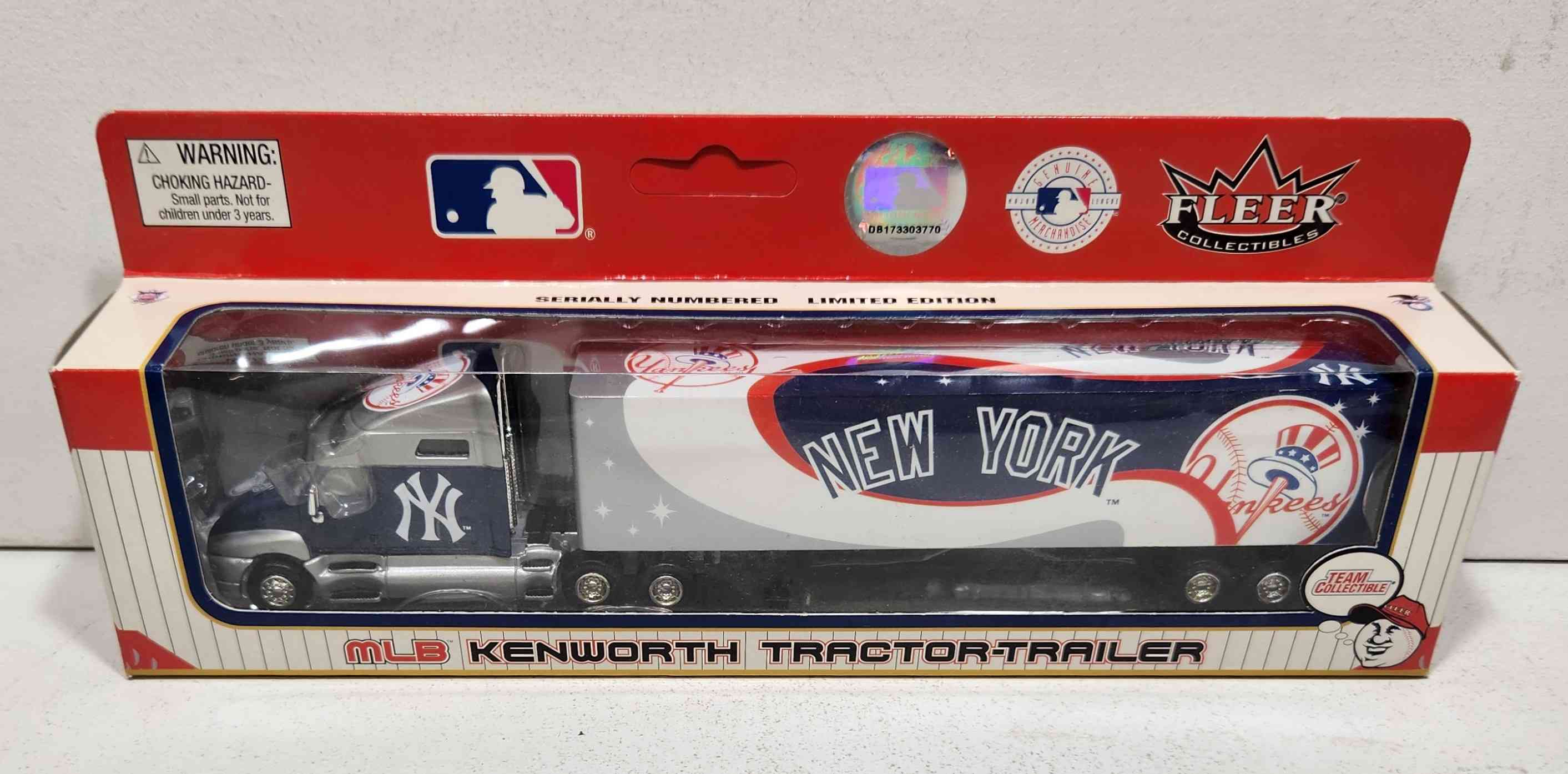 2004 New York Yankees 1/80th Transporter