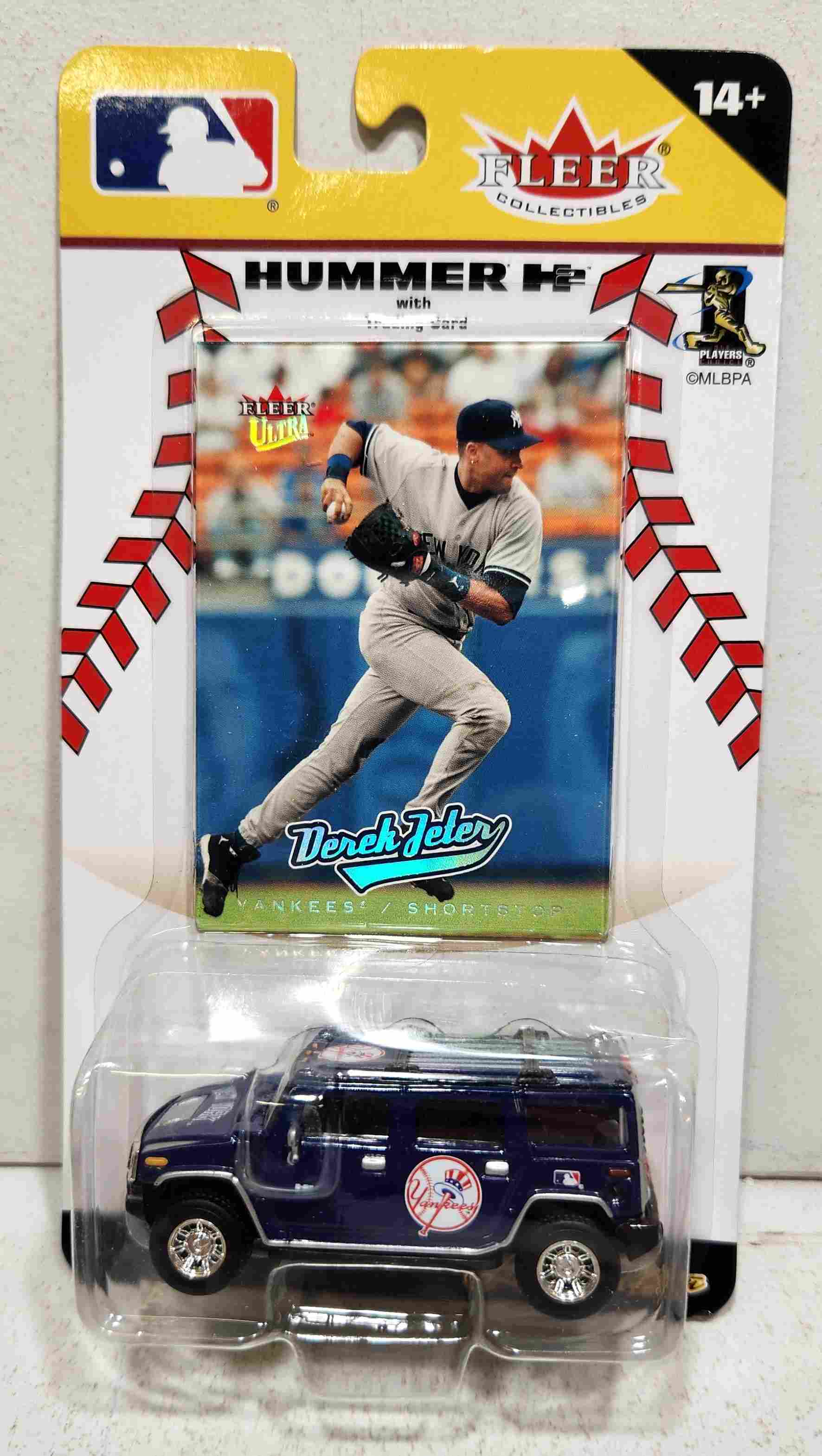 2005 NY Yankees 1/64th Hummer with Derek Jeter with trading card