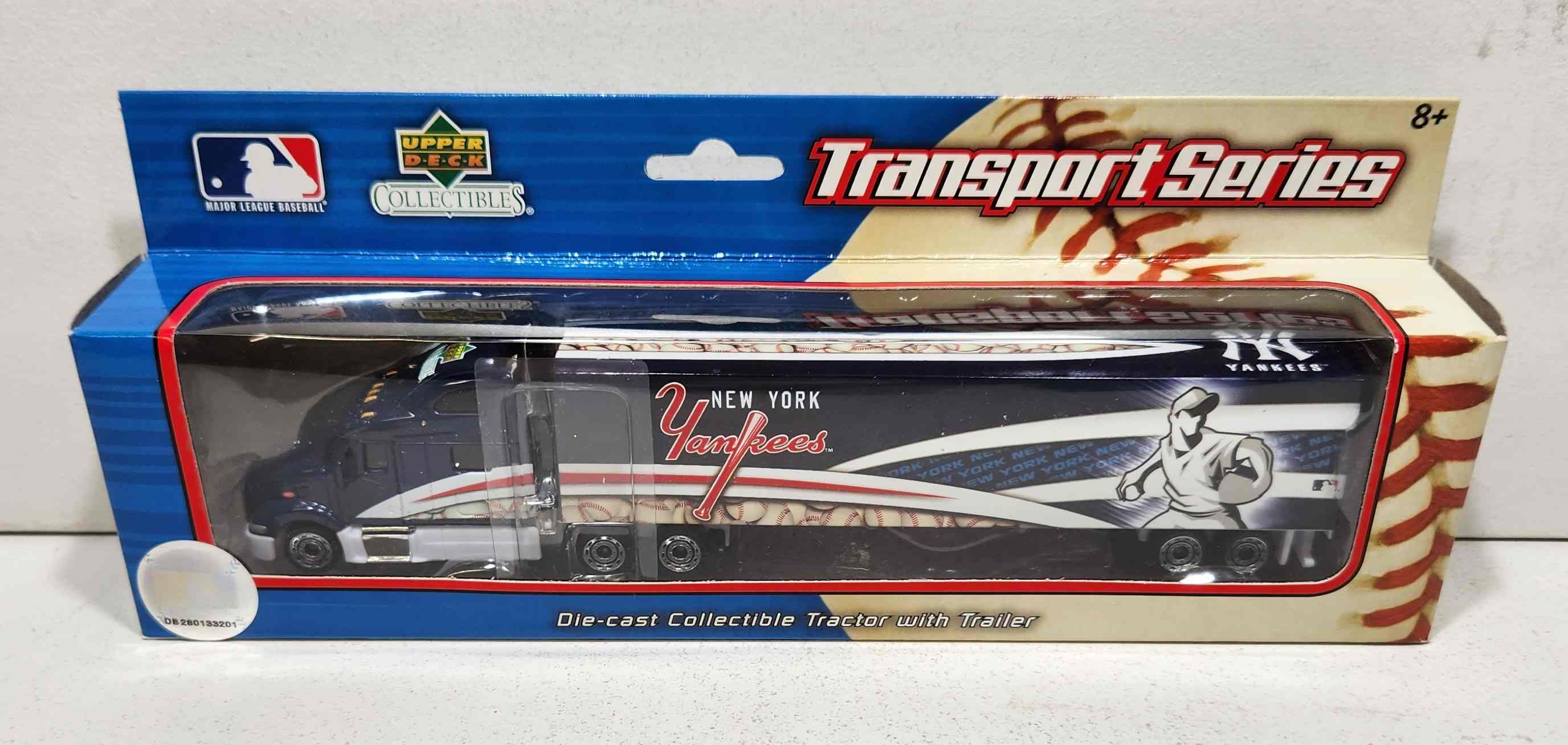 2008 New York Yankees 1/80th Transporter