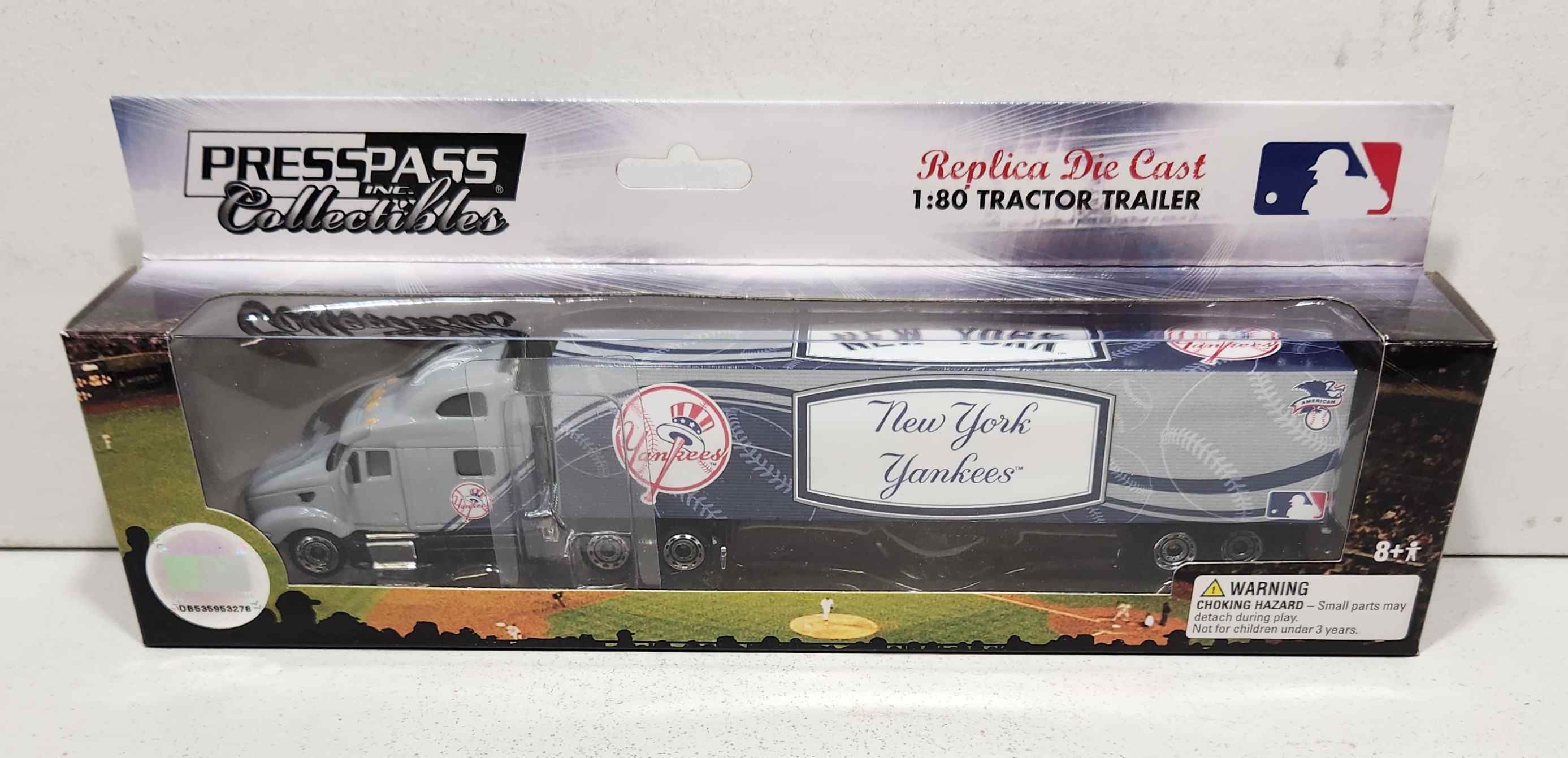 2011 NewYork Yankees 1/80th Transporter